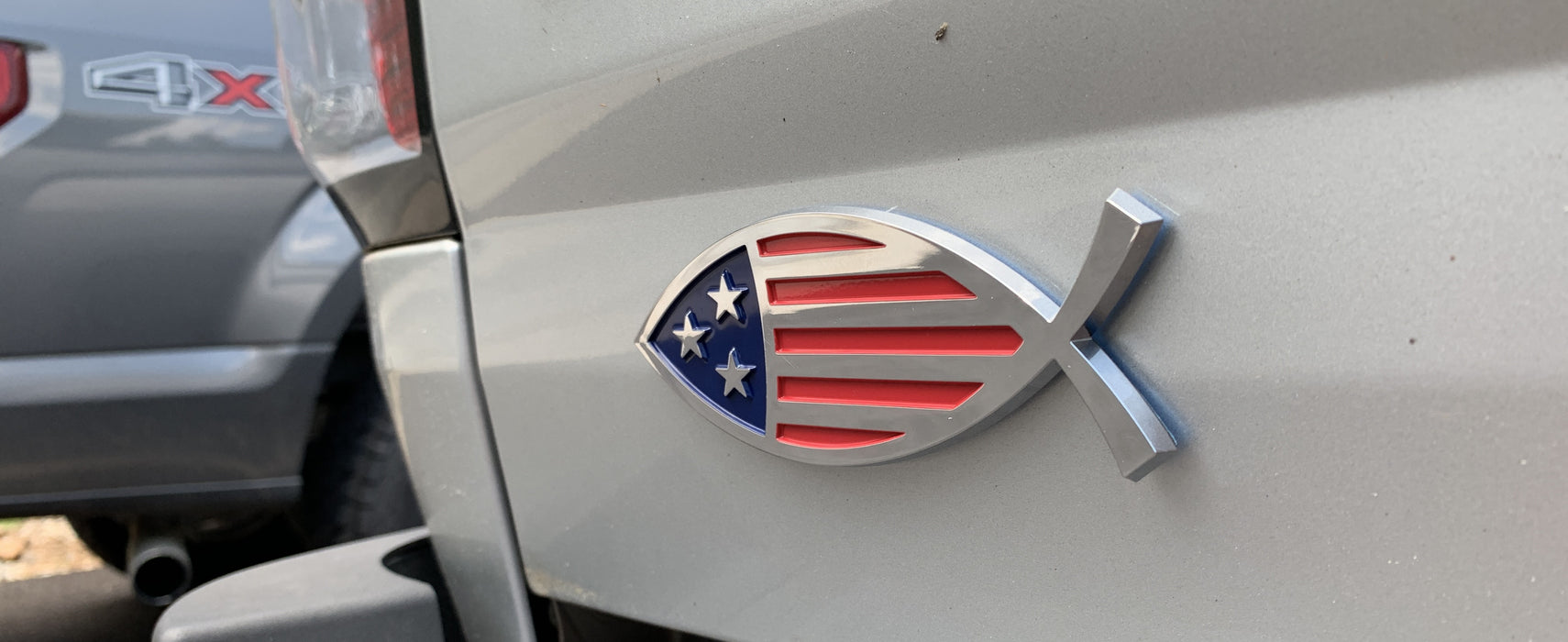 Star-Spangled Fish Auto Emblem