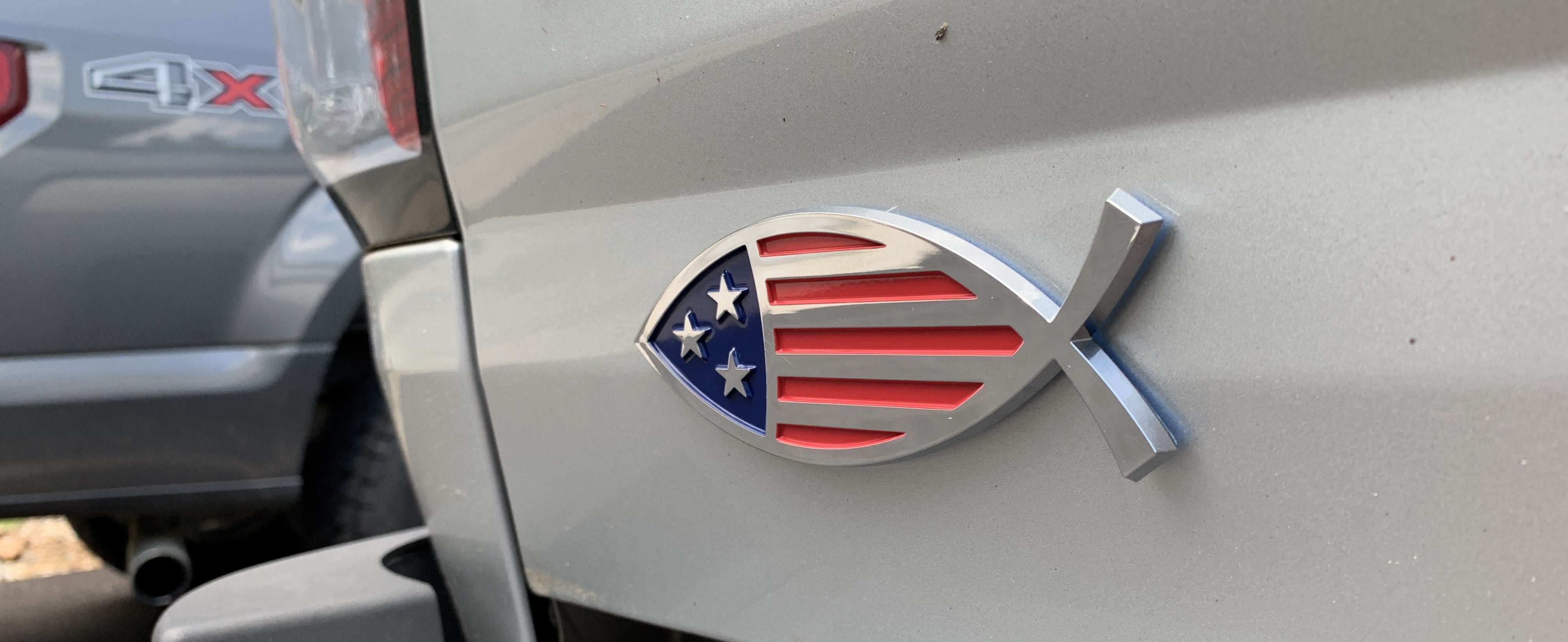 Star - Spangled Fish Auto Emblem - PatriotDepot.com